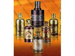 電鍍、噴涂與浮雕 現(xiàn)代酒瓶裝飾工藝的多元?jiǎng)?chuàng)新